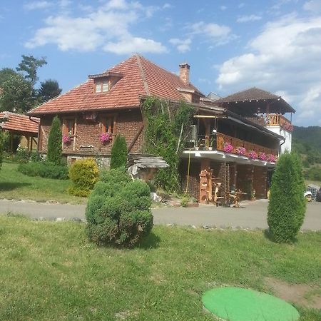 Inn Cakmara Raska Ngoại thất bức ảnh